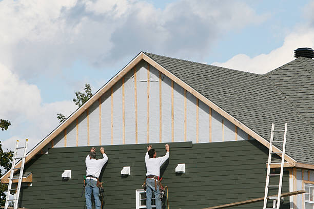Professional Siding Contractor technician working in Lancaster, OH
